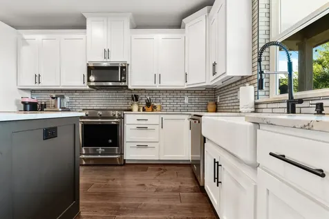 3268 Sky Way Medford OR 97504