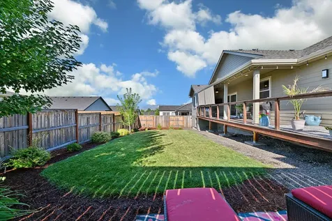 3268 Sky Way Medford OR 97504