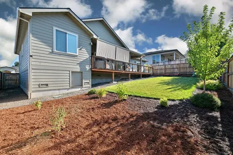 3268 Sky Way Medford OR 97504