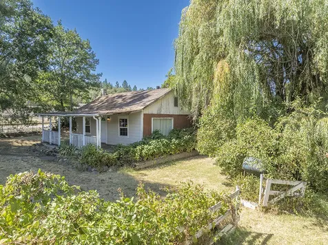 198 W Woodside Street Grants Pass OR 97527