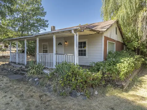198 W Woodside Street Grants Pass OR 97527