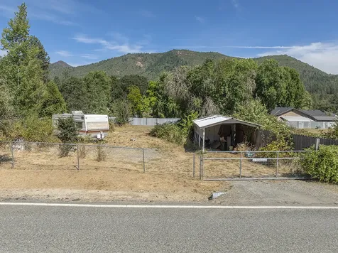 198 W Woodside Street Grants Pass OR 97527