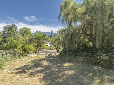 198 W Woodside Street Grants Pass OR 97527