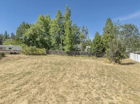 198 W Woodside Street Grants Pass OR 97527