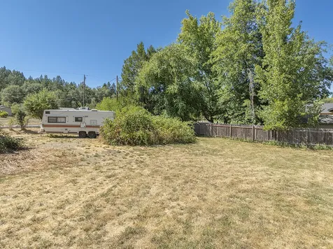 198 W Woodside Street Grants Pass OR 97527