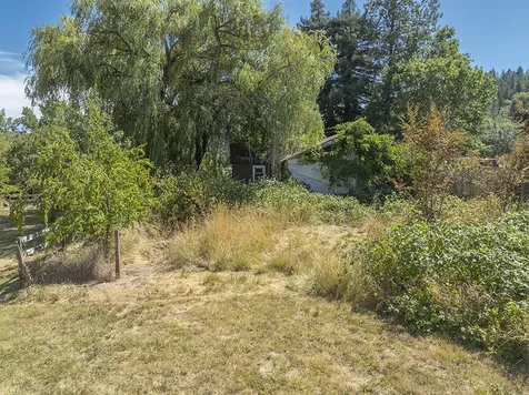 198 W Woodside Street Grants Pass OR 97527