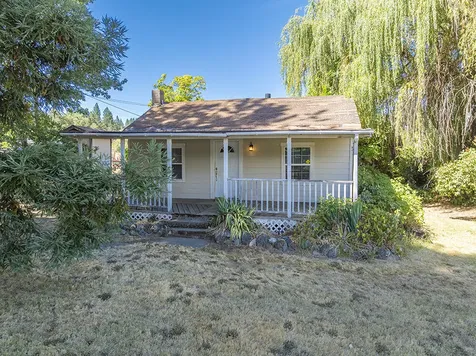 198 W Woodside Street Grants Pass OR 97527