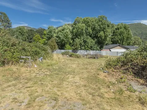 198 W Woodside Street Grants Pass OR 97527