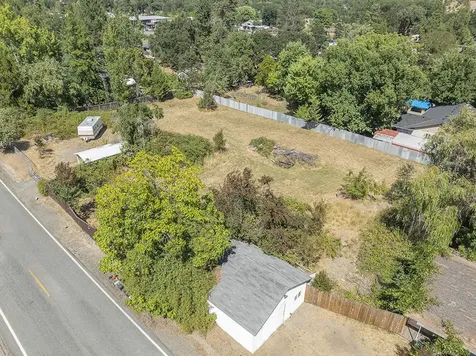 198 W Woodside Street Grants Pass OR 97527
