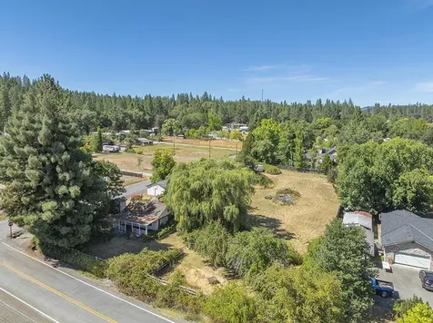 198 W Woodside Street Grants Pass OR 97527