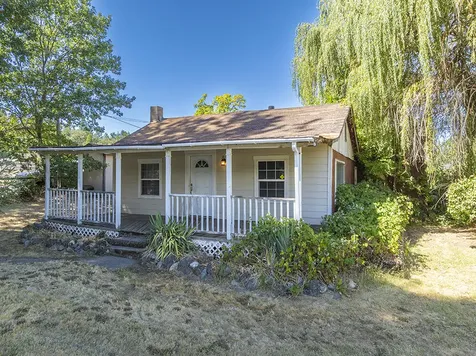 198 W Woodside Street Grants Pass OR 97527