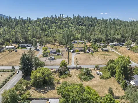 198 W Woodside Street Grants Pass OR 97527