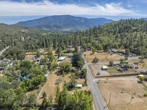 198 W Woodside Street Grants Pass OR 97527