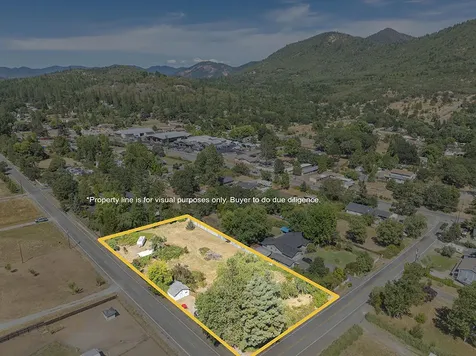 198 W Woodside Street Grants Pass OR 97527