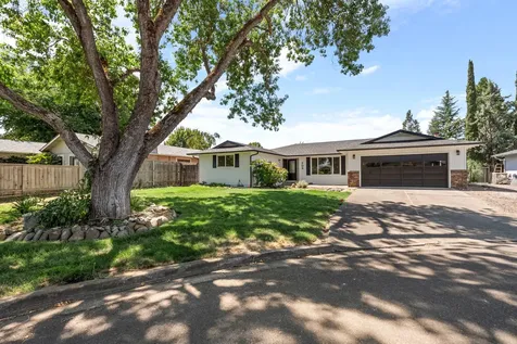 209 Donna Way Central Point OR 97502