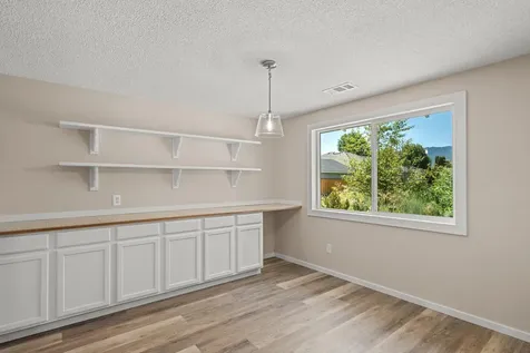 209 Donna Way Central Point OR 97502