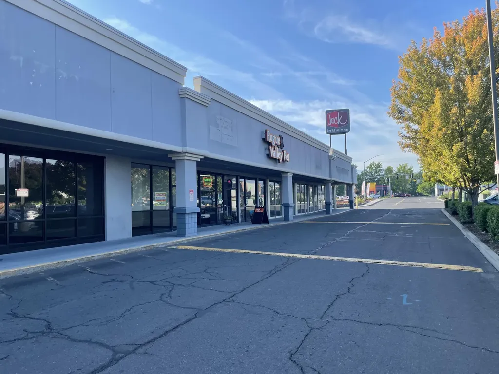 281 E Barnett Road Medford OR 97501