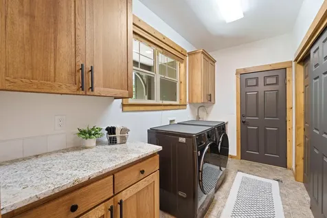 60811 Goldenwood Loop Bend OR 97702