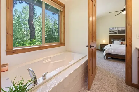 60811 Goldenwood Loop Bend OR 97702