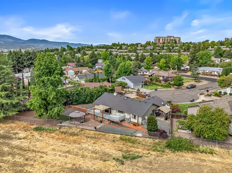 2815 Sonnet Lane Medford OR 97504