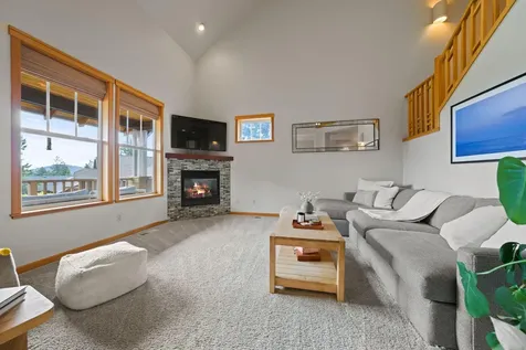 651 NW Morelock Court Bend OR 97703