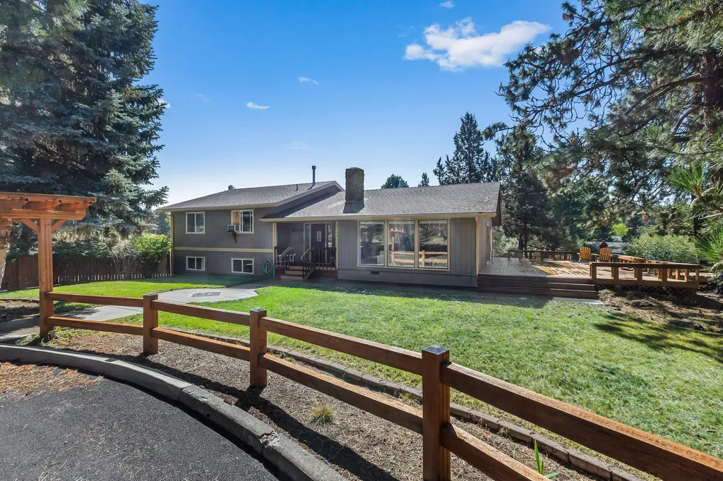 61174 Tapadera Street Bend OR 97702