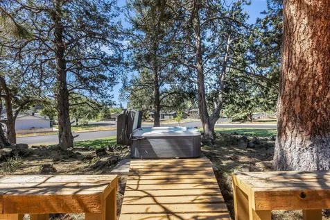 61174 Tapadera Street Bend OR 97702