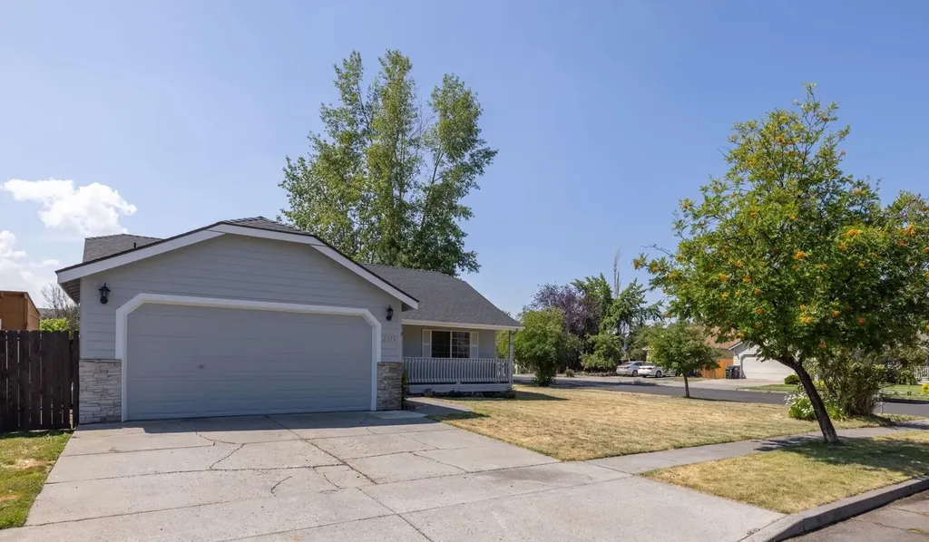 2735 NE Faith Drive Bend OR 97701