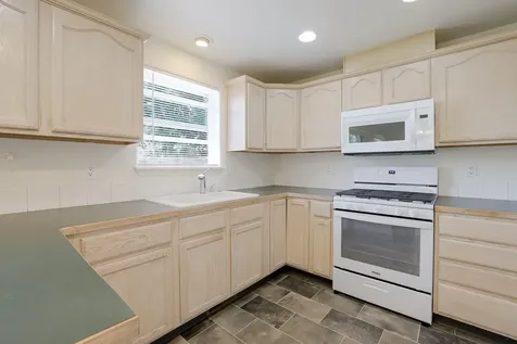 2735 NE Faith Drive Bend OR 97701