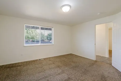 2735 NE Faith Drive Bend OR 97701