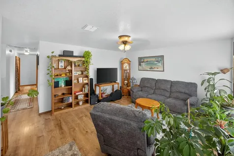 589 Clearview Way Eagle Point OR 97524