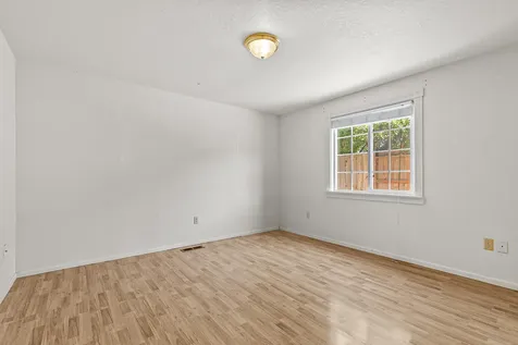 2931 Aldersgate Road Medford OR 97504