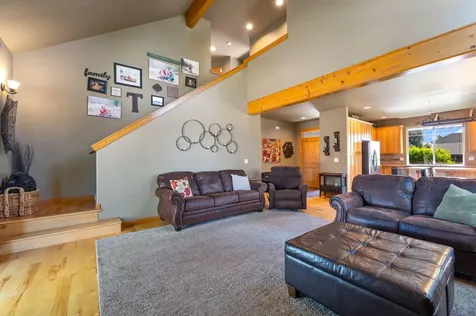 2910 NW Canyon Drive Redmond OR 97756