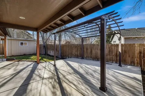 2335 NW 21st Court Redmond OR 97756