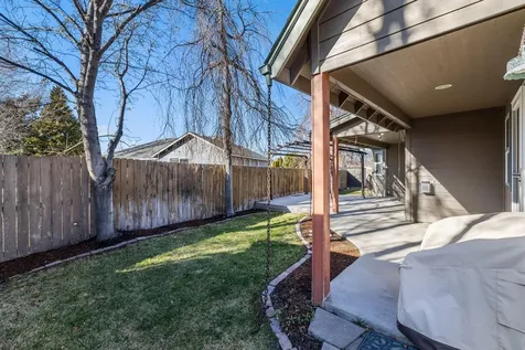 2335 NW 21st Court Redmond OR 97756