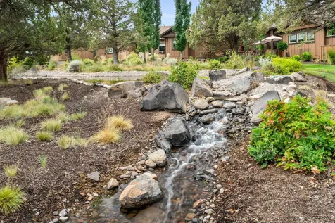 205 Vista Rim Drive Redmond OR 97756