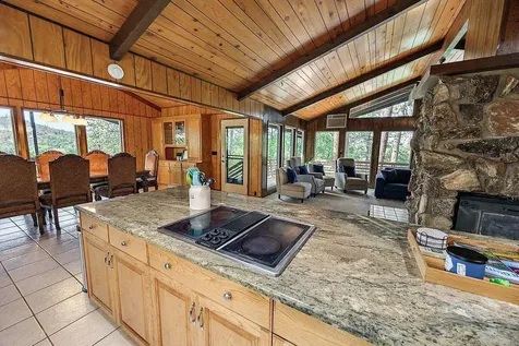 1065 S Shasta Avenue Eagle Point OR 97524
