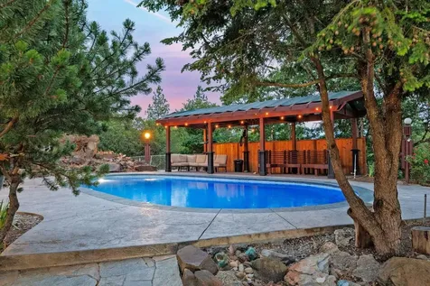 1065 S Shasta Avenue Eagle Point OR 97524