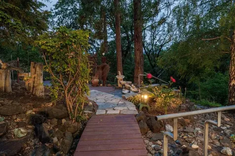 1065 S Shasta Avenue Eagle Point OR 97524