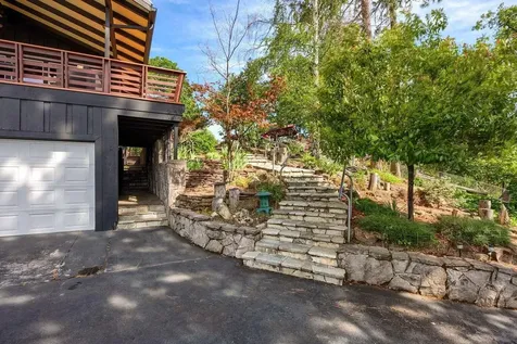 1065 S Shasta Avenue Eagle Point OR 97524