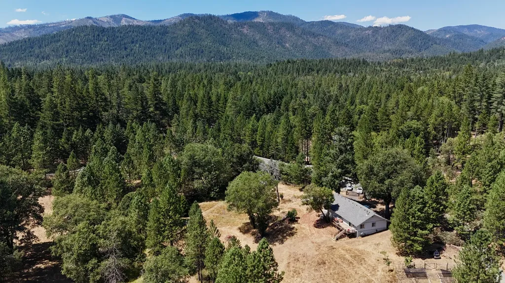 467 Draper Valley Road Selma OR 97538