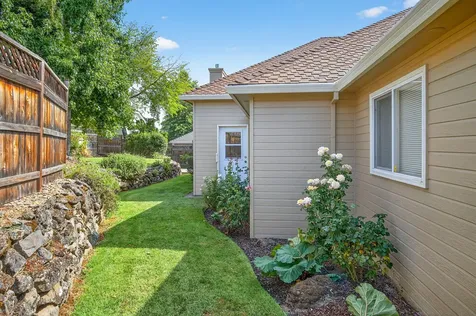 2923 Wilkshire Drive Medford OR 97504