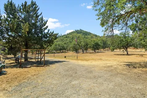 545 Hodson Road Gold Hill OR 97525