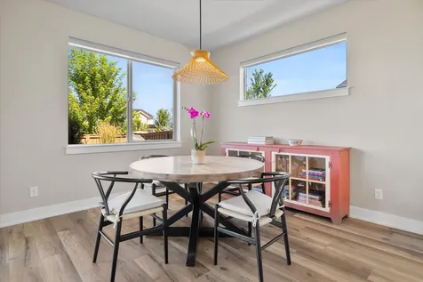 3755 NE Oakside Loop Bend OR 97701