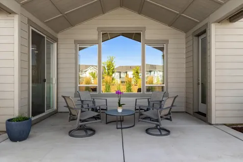 3755 NE Oakside Loop Bend OR 97701