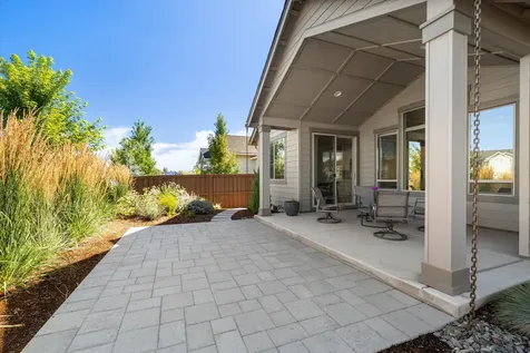3755 NE Oakside Loop Bend OR 97701