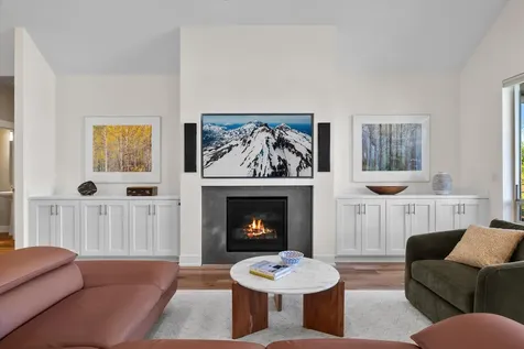 3755 NE Oakside Loop Bend OR 97701