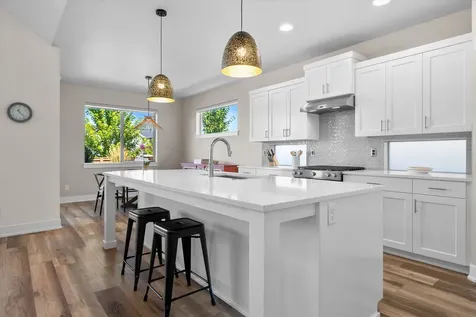 3755 NE Oakside Loop Bend OR 97701