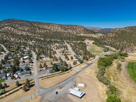 NE Tl 700 Irvine Avenue Prineville OR 97754