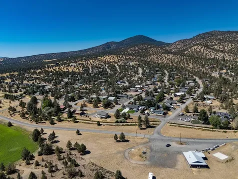 NE Tl 700 Irvine Avenue Prineville OR 97754